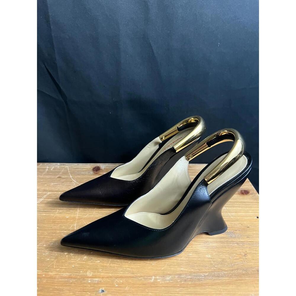 NWOB Bottega Veneta BLACK PUNTA Leather Pointed SLINGBACK PUMPS GOLD EU 35 US 5